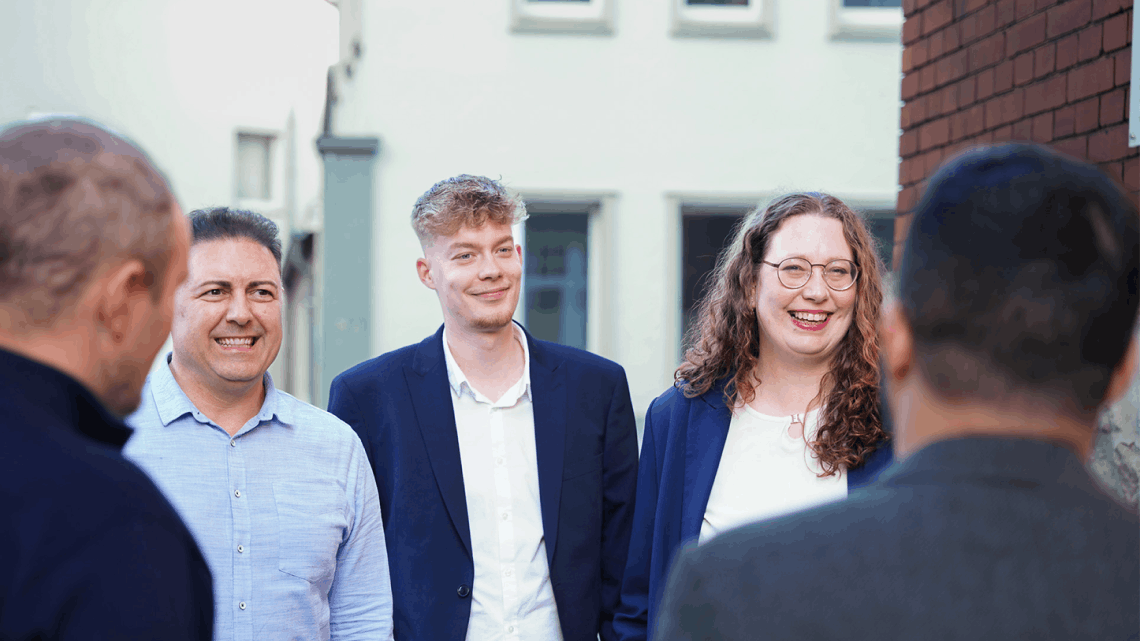 Erfolg beginnt mit deinem Weg. Persönliche Geschichten aus dem ARAG Vertriebsteam.